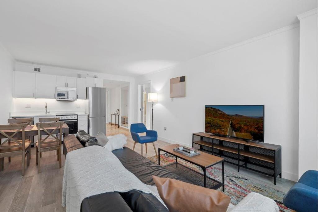 Sleep Six Cozysuites, 1br 2ba On The Boardwalk Apartment Atlantic City