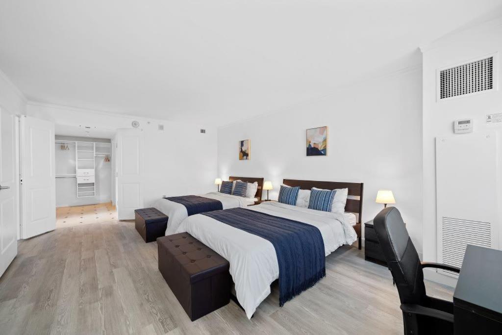 Sleep Six Cozysuites, 1br 2ba On The Boardwalk Apartment *