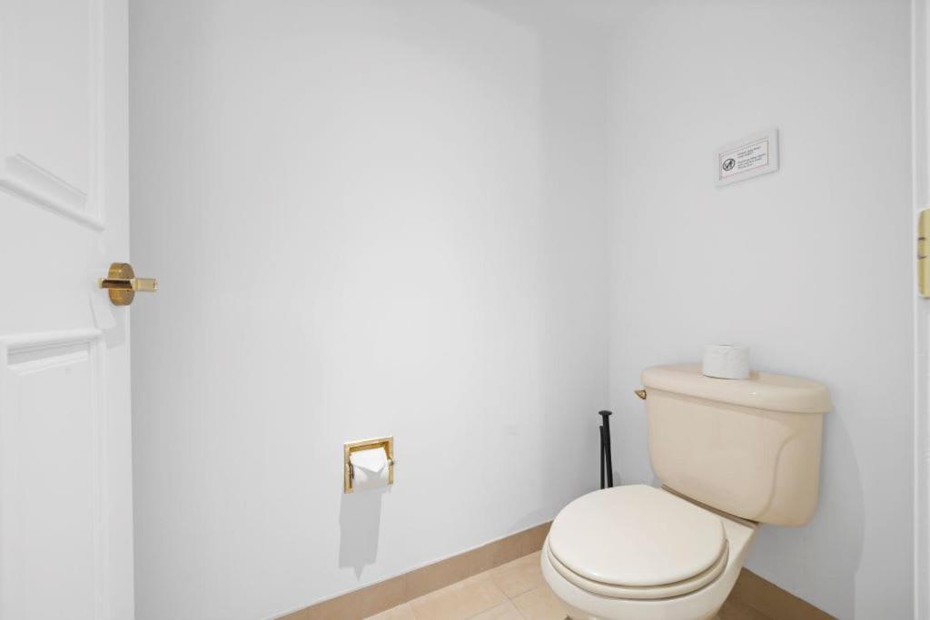Sleep Six Cozysuites, 1br 2ba On The Boardwalk *