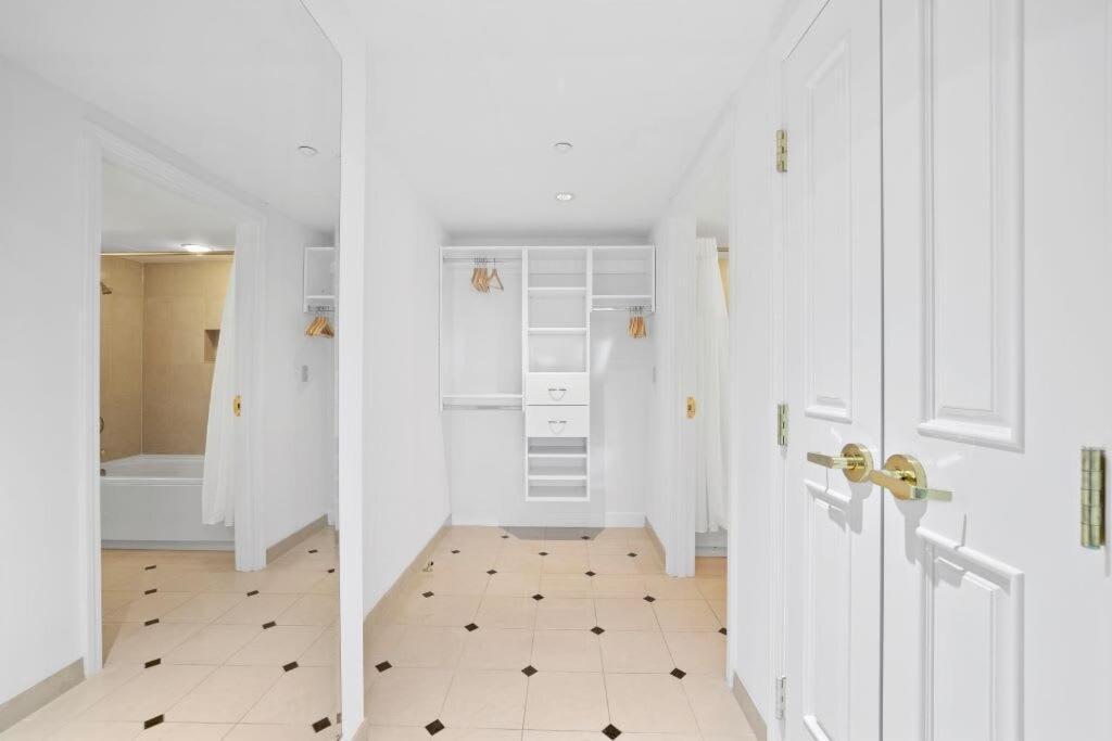 Sleep Six Cozysuites, 1br 2ba On The Boardwalk *