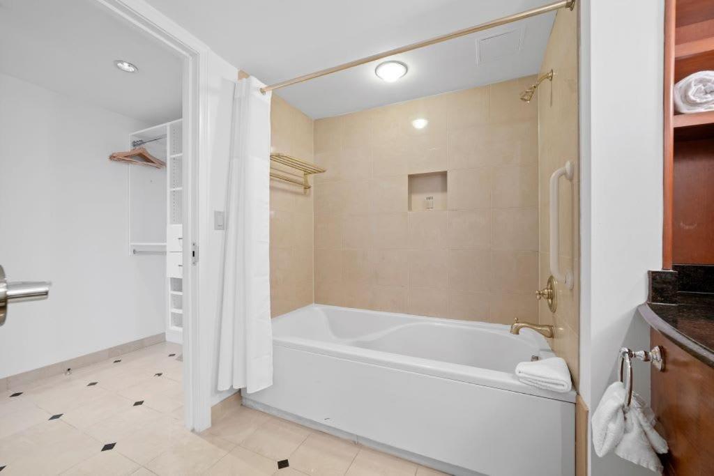 Sleep Six Cozysuites, 1br 2ba On The Boardwalk Atlantic City