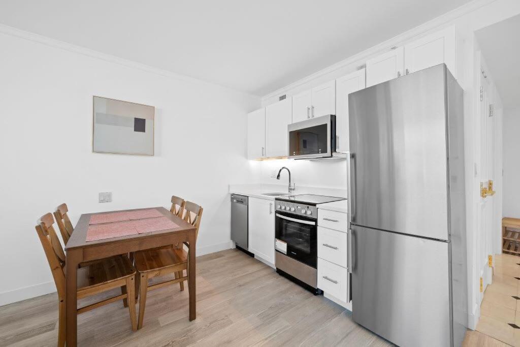 Apartment Sleep Six Cozysuites, 1br 2ba On The Boardwalk *